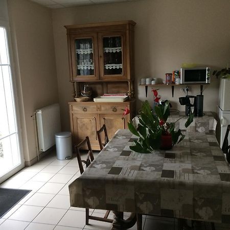 La Demi-Lune Bed & Breakfast Bailleval Exterior photo