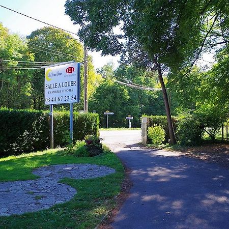 La Demi-Lune Bed & Breakfast Bailleval Exterior photo