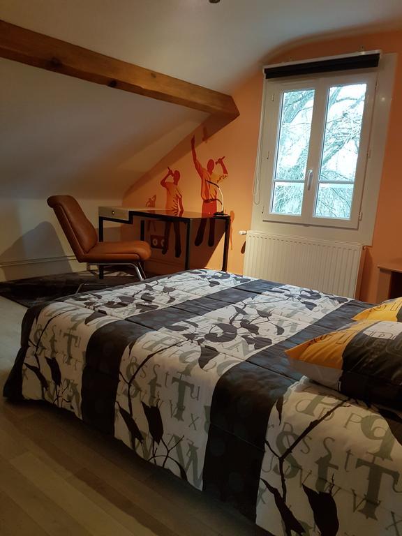 La Demi-Lune Bed & Breakfast Bailleval Exterior photo
