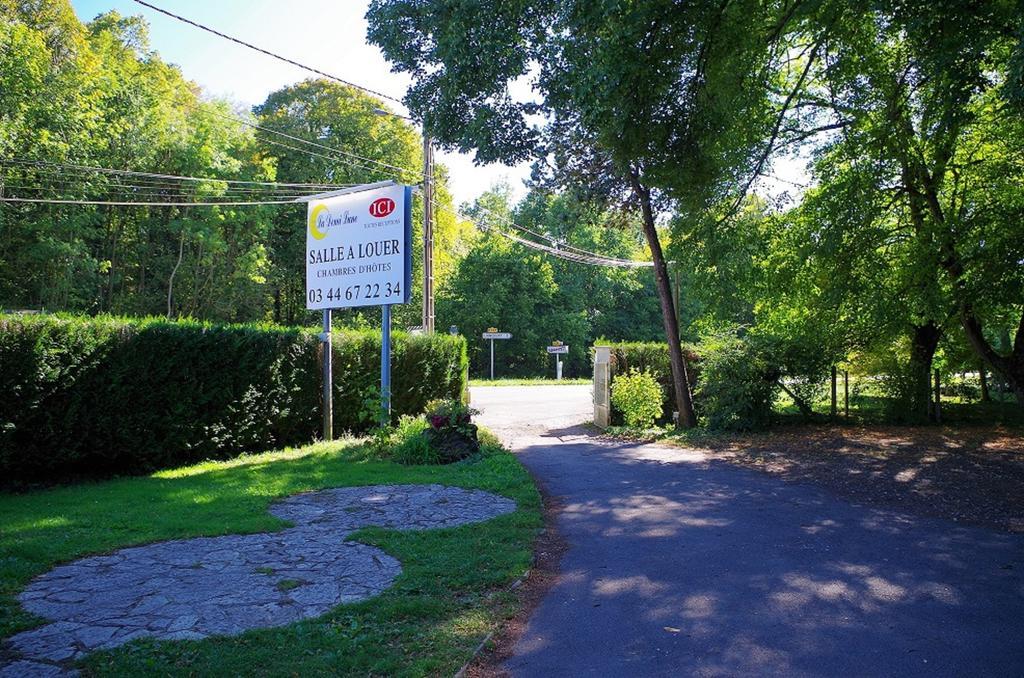 La Demi-Lune Bed & Breakfast Bailleval Exterior photo